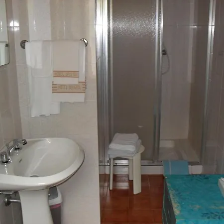 Ξενοδοχείο Bristol 3*