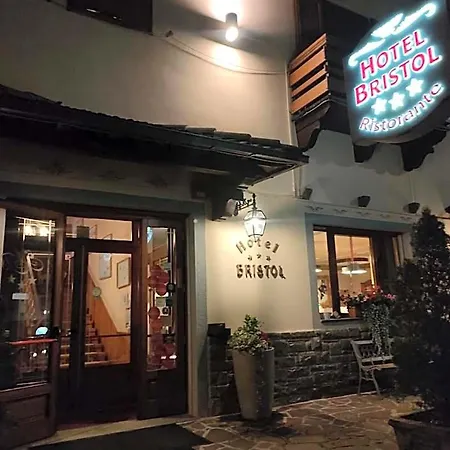Bristol Отель 3*